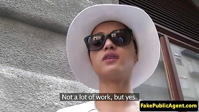 Miss Norra Gangbanged kahe õnneliku mehe poolt