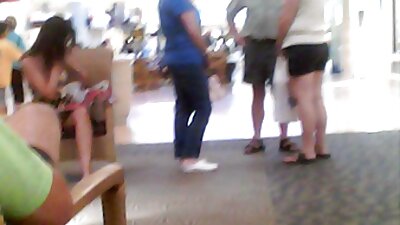 Aasia koduperenaine Gets tema märg kiisu puuritud ja kreemitatud