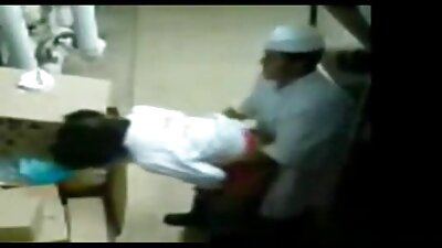 Horny Blonde Teen Teeb Tema Esimene Seks Video